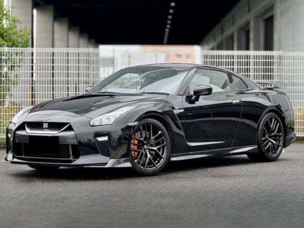 Nissan GT-R