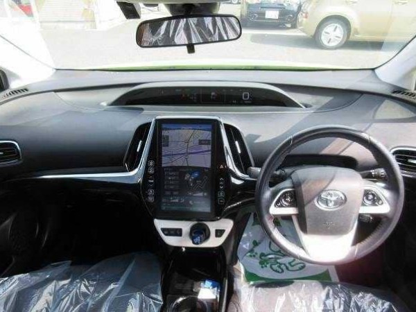 Toyota Prius PHV