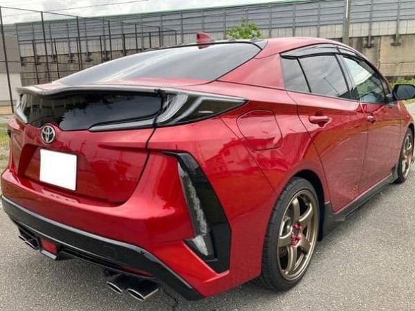 Toyota Prius PHV