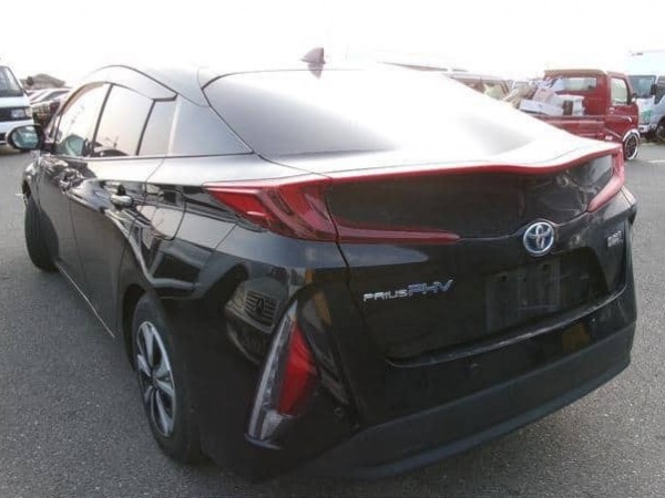 Toyota Prius PHV