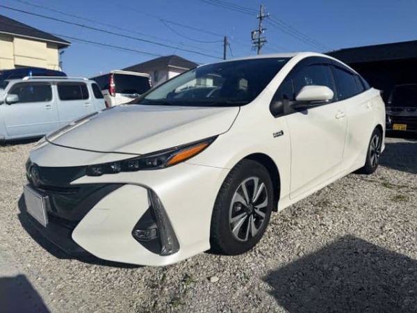 Toyota Prius PHV