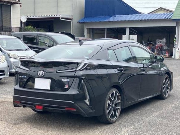 Toyota Prius PHV