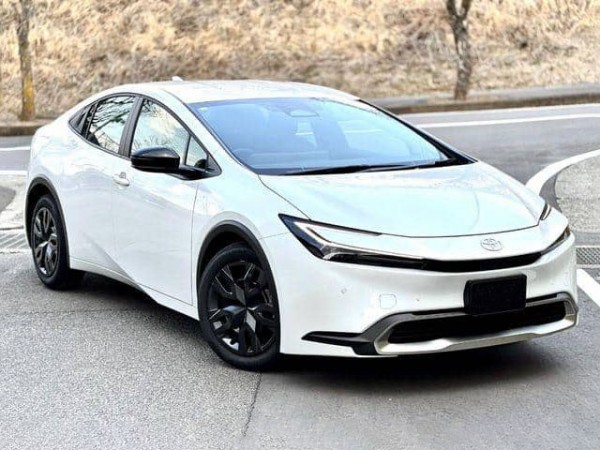 Toyota Prius PHV