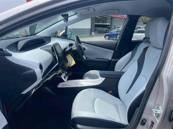 Toyota Prius PHV