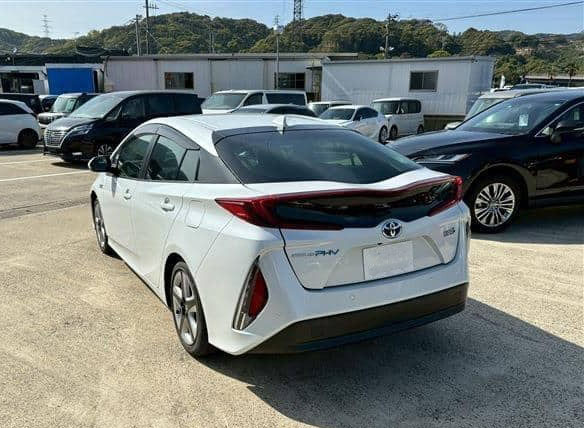 Toyota Prius PHV