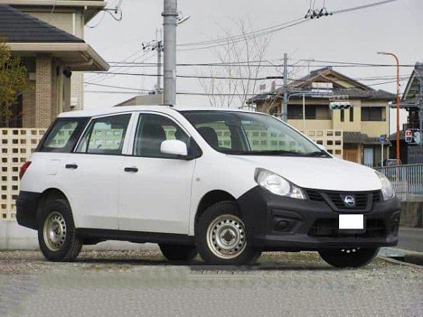 Nissan AD