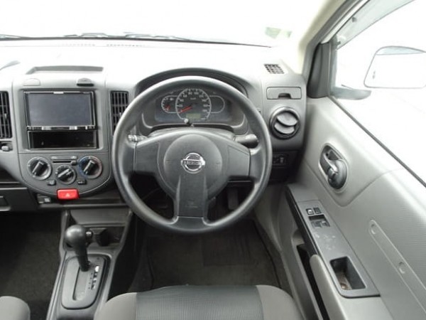 Nissan AD