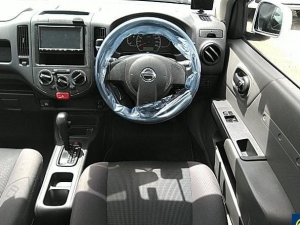 Nissan AD
