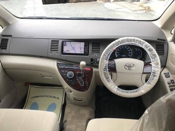Toyota Isis