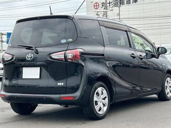 Toyota Sienta