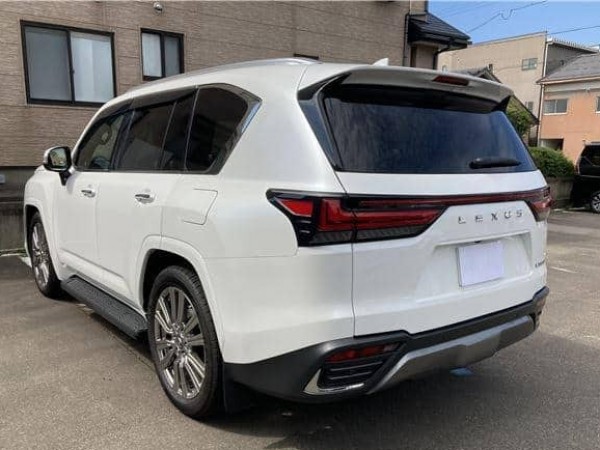 Lexus LX600