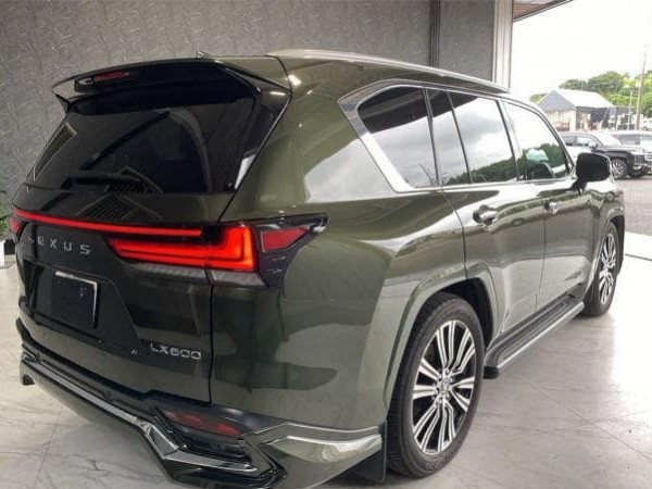 Lexus LX600