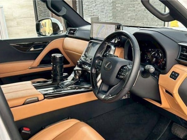 Lexus LX600