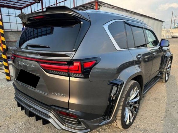 Lexus LX600