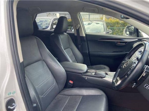 Lexus NX200t