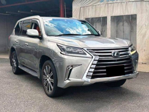 Lexus LX570