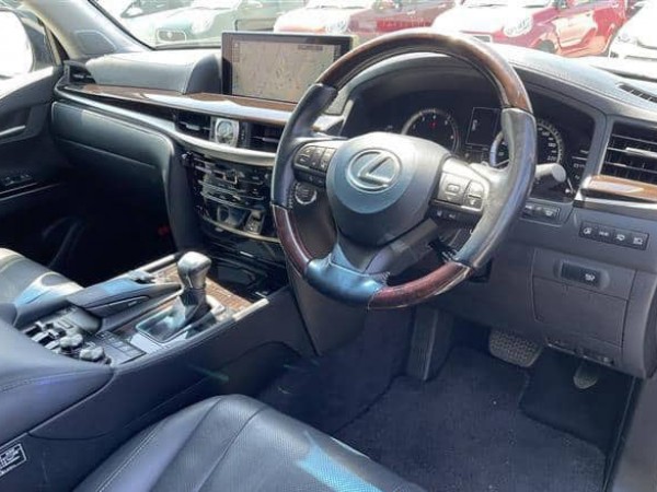 Lexus LX570