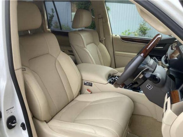 Lexus LX570