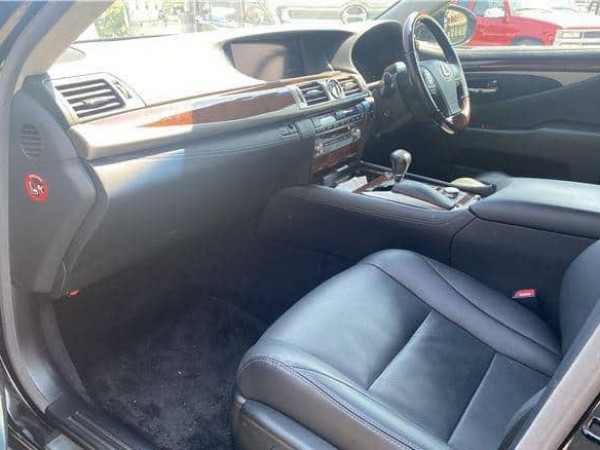 Lexus LS600hL