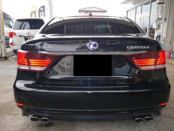Lexus LS600hL