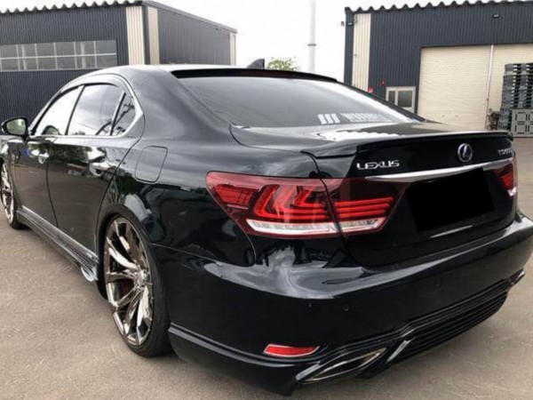 Lexus LS600hL