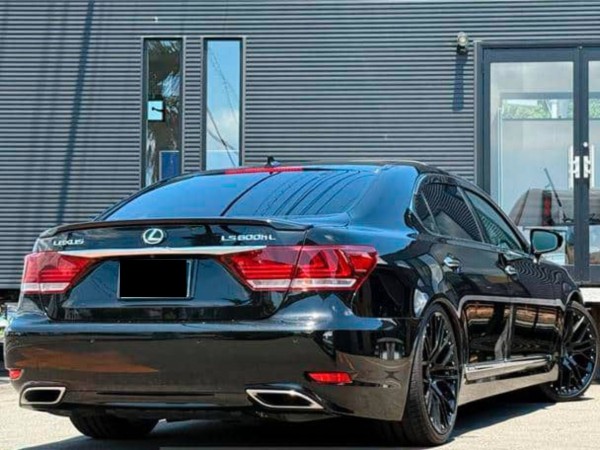 Lexus LS600hL