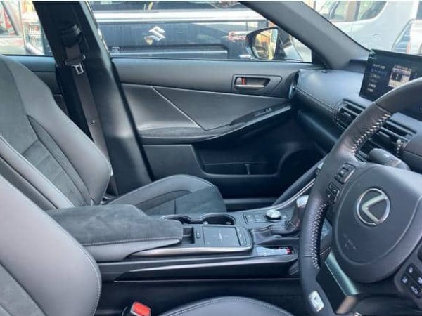 Lexus IS300