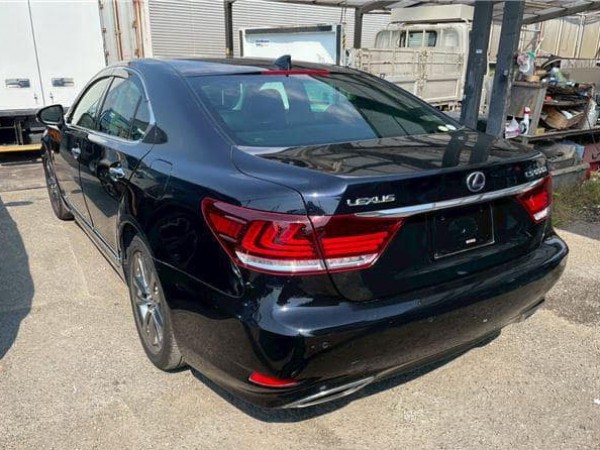 Lexus LS600h