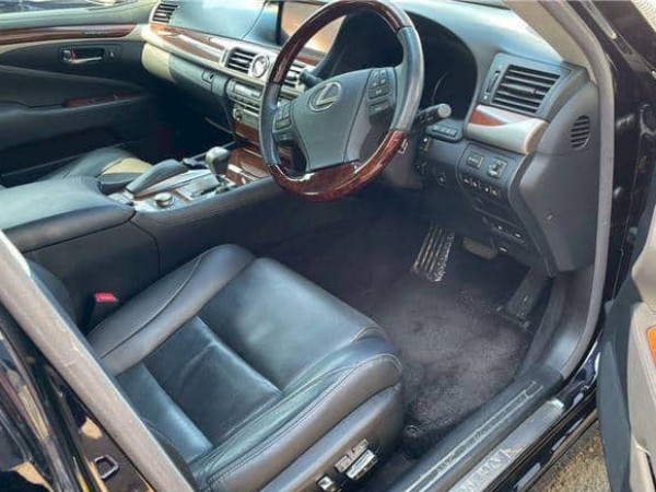 Lexus LS600h