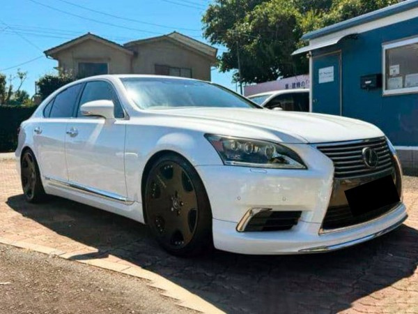 Lexus LS600h