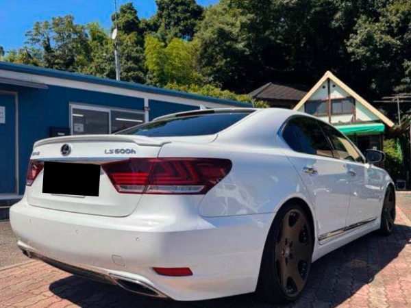 Lexus LS600h