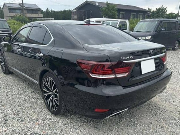 Lexus LS600h