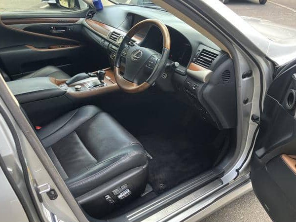 Lexus LS600h