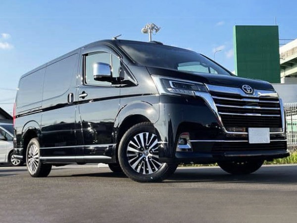 Toyota GranAce