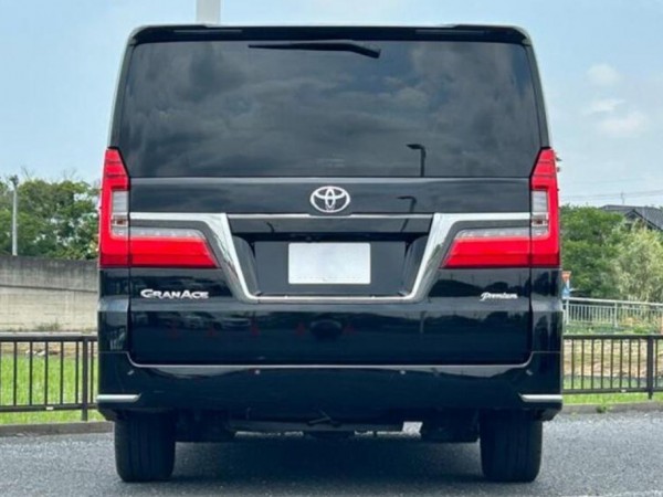 Toyota GranAce