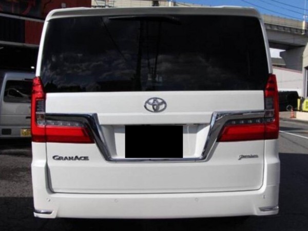 Toyota GranAce