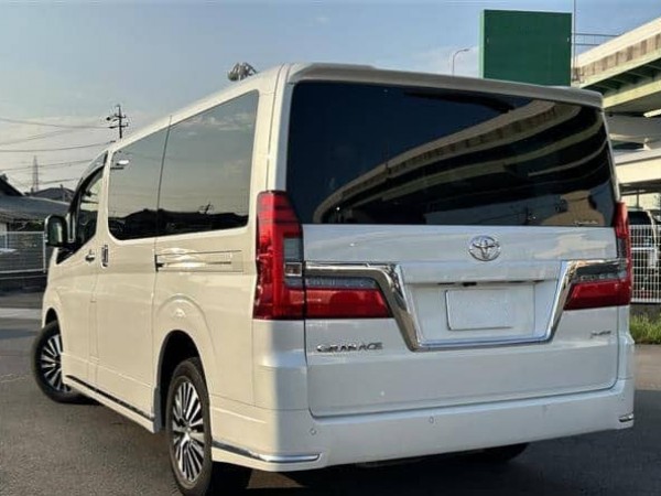 Toyota GranAce
