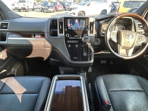 Toyota GranAce