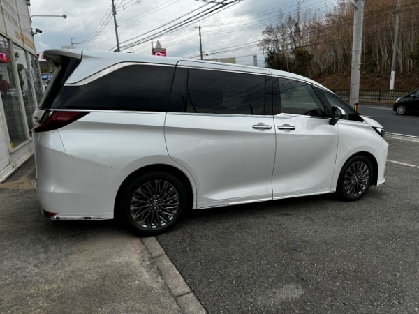 Lexus LM500h