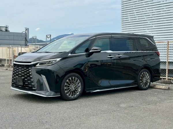 Lexus LM500h