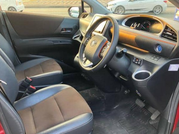 Toyota Sienta