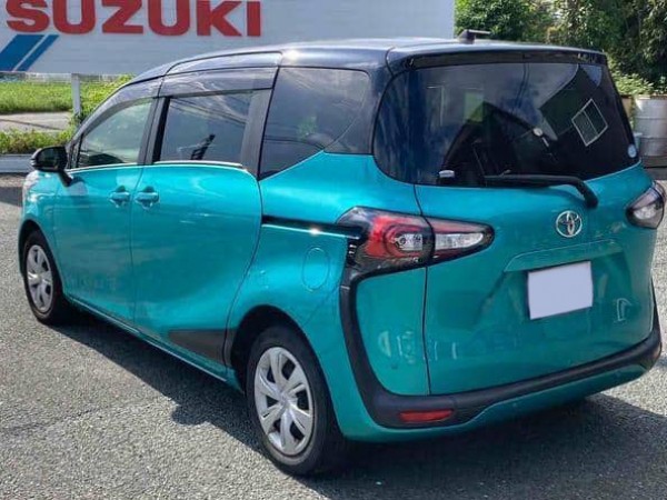Toyota Sienta