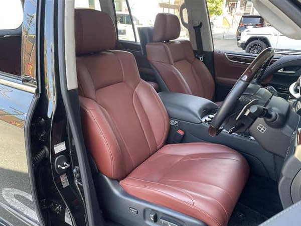 Lexus LX570