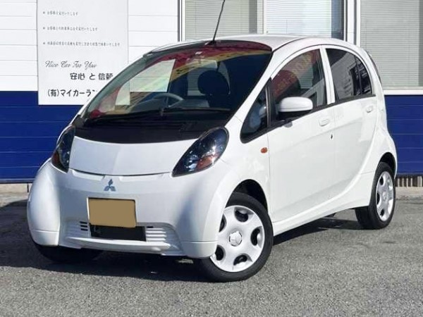 Mitsubishi i