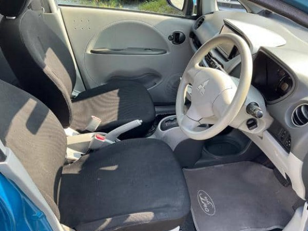Mitsubishi i