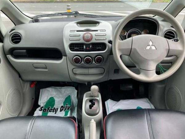 Mitsubishi i