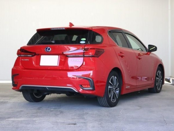 Lexus CT200h