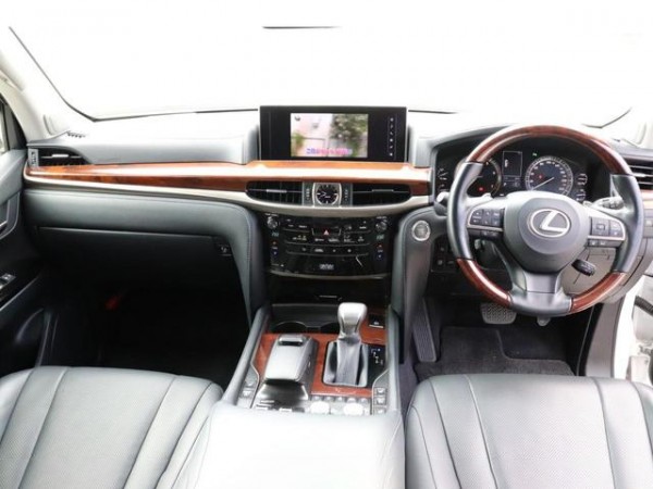 Lexus LX570