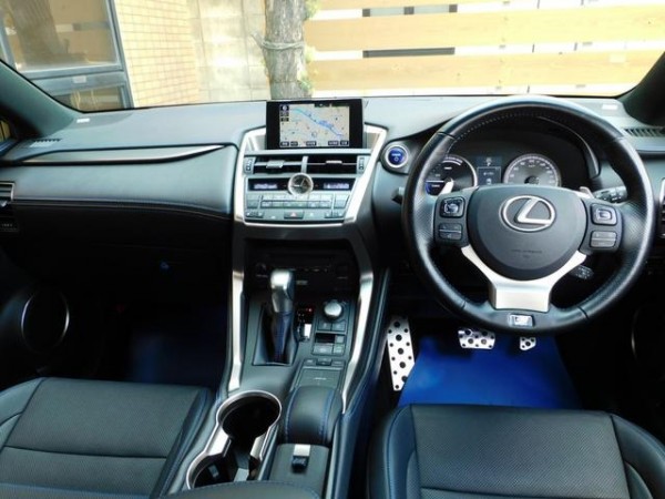Lexus NX300h