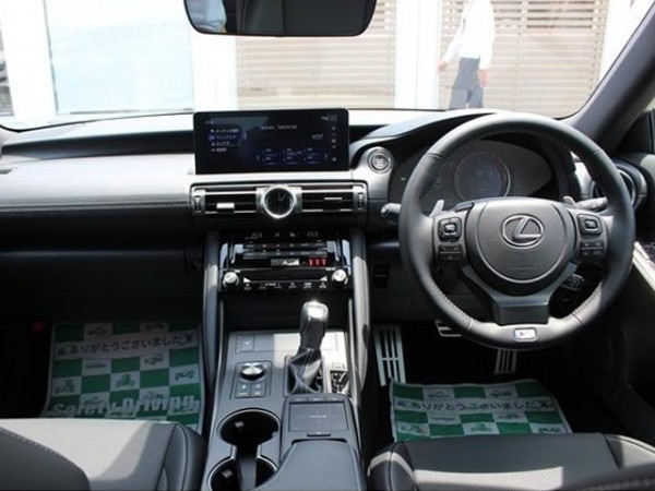 Lexus IS300
